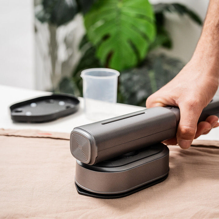 Ferro de Engomar a Vapor Vertical de Viagem 2 em 1 Vaoron InnovaGoods